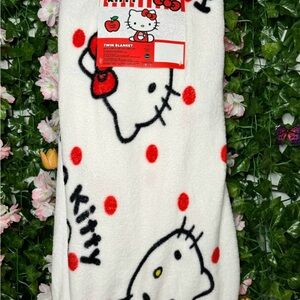 Hello Kitty Polka Dot Blanket